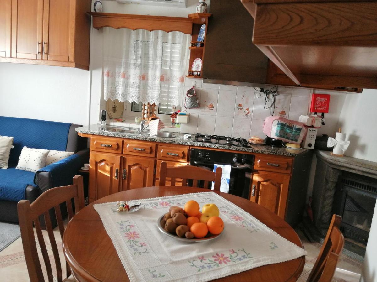 Governo'S House Melo Екстериор снимка